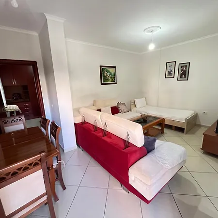 Cozy 1 Bedroom Apartment, Sea Breeze, Free Parking & Balcony شقة ساراندا