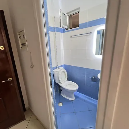 Cozy 1 Bedroom Apartment, Sea Breeze, Free Parking & Balcony شقة *